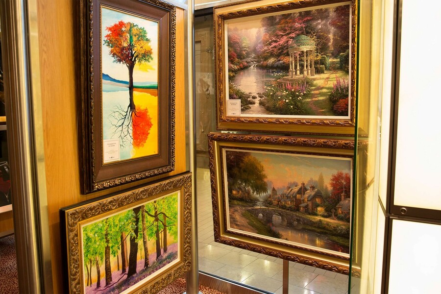 Celebrity Reflection - Art Gallery.jpg